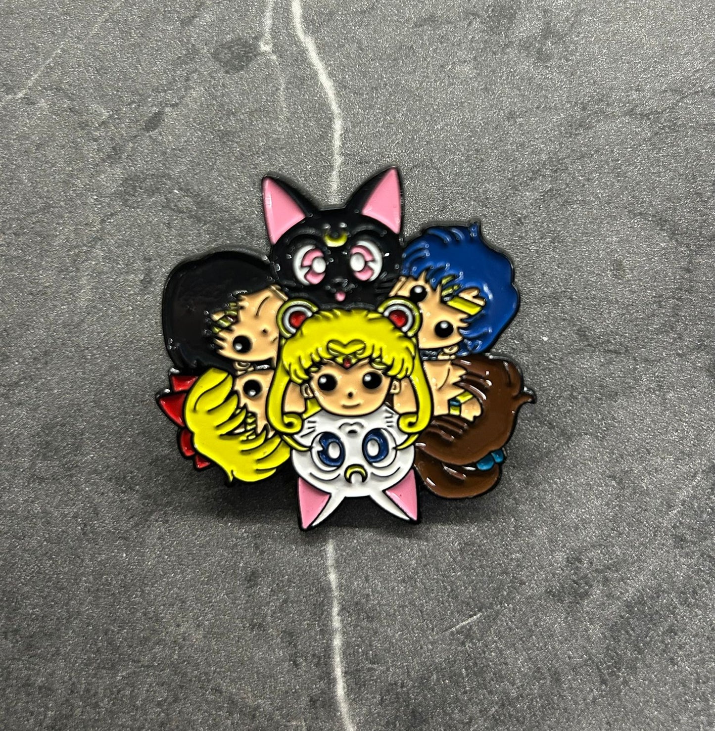 PIN / BROCHE SAILOR MOON